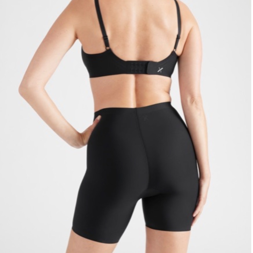Knix Thigh Saver 6" Inseam - Picture 2 of 8